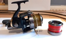 DAIWA EMCASTPLUS 5000 FIXED SPOOL REEL WITH SPARE SPOOL