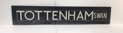 Tottenham swan mounted bus - tottenham,