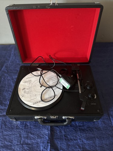Black turntable working - turntable,