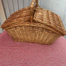 Large Wicker Huntsman Style