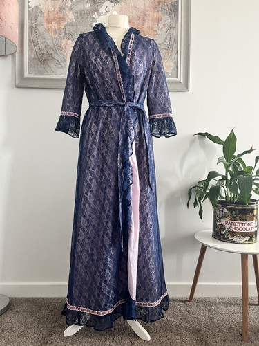 Fenwick 70s vintage lace robe