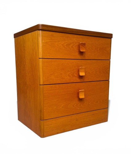 Stag cantata teak chest - stag, of