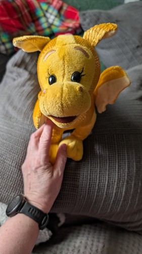 Talking dragon from - talking,