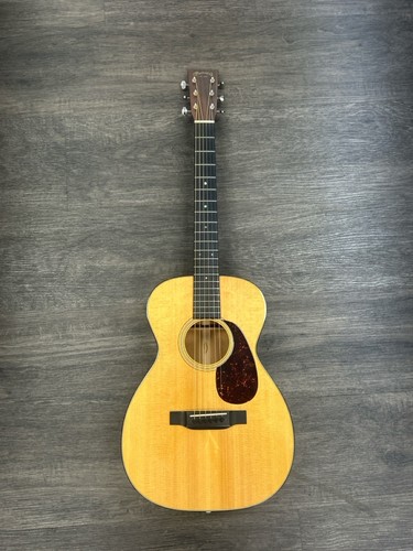 Martin guitar - martin, (b06011365)