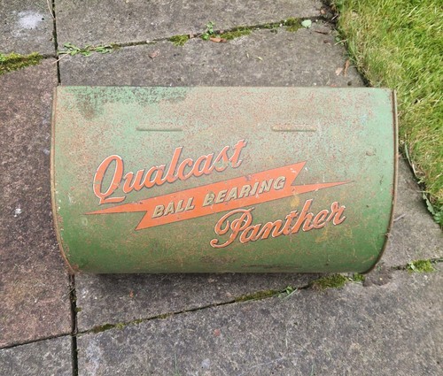 Vintage qualcast lawnmower - qualcast,