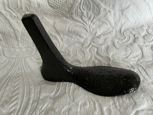 Vintage cast iron anvil shoe - vintage,