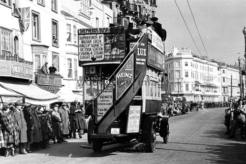 Pu4058 bus shepherds bush - to,