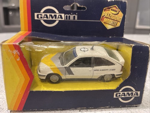 White metal opel kadett - 1/43,