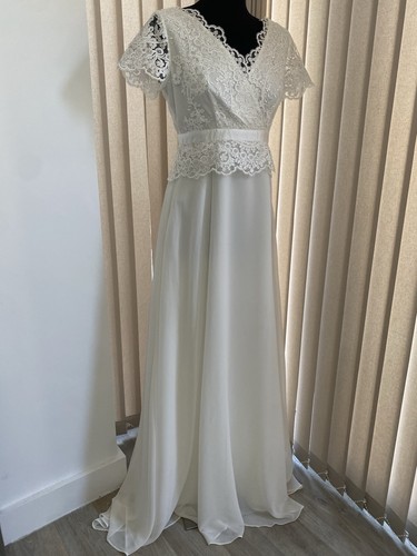 Vintage ivory wedding gown - vintage,