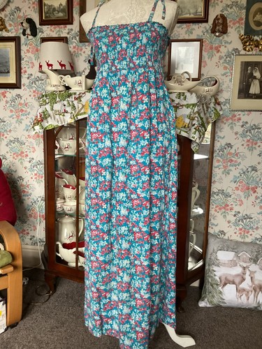 Size large laura ashley - size, l