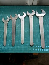 Single Open End Metric Service Spanners