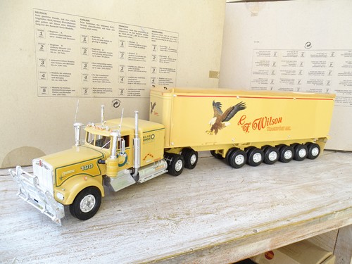Revell plastic model kit - model, 1/25