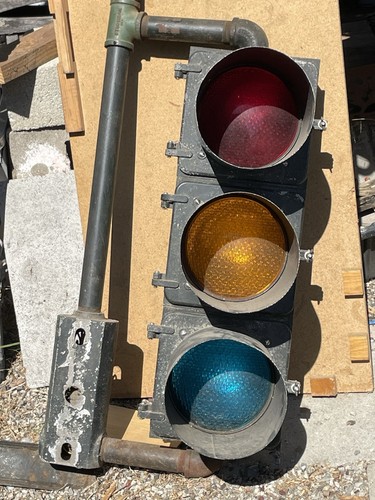 Vintage metal traffic signal - metal,