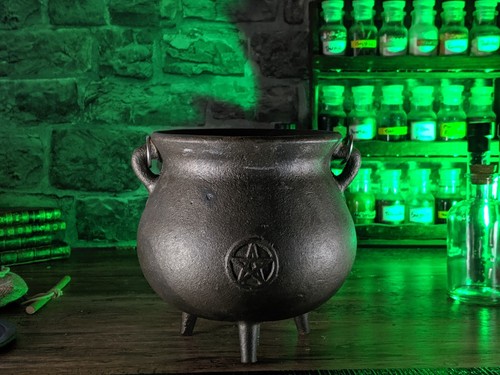 Higgypop cast iron cauldron - cast,