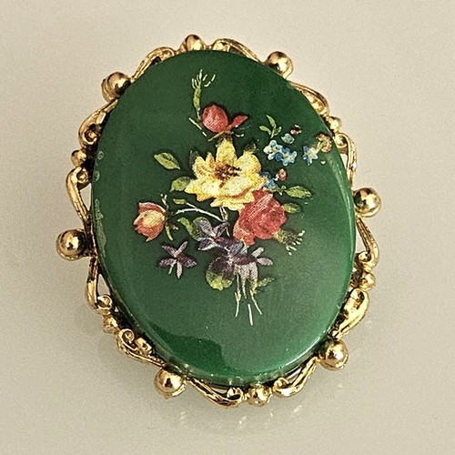 Beautiful vintage scarf clip - beautiful,