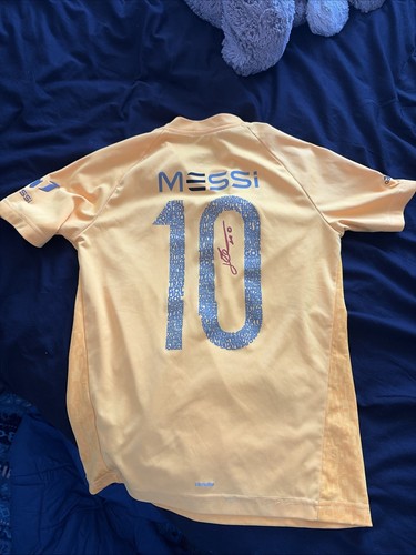 Lionel messi hand signed - messi, hand-signed