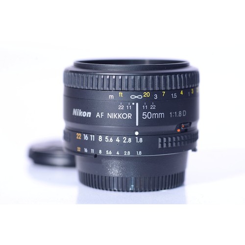 Nikon nikkor 1 - mm, 1:1.8