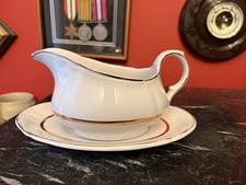 Alfred Meakin gravy boat and