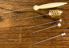 LOT OF FIVE VINTAGE HAT PINS PEARL GOLD IN ORIGINAL BOX