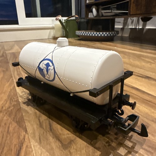 Scale milk tanker bachmann - milk,