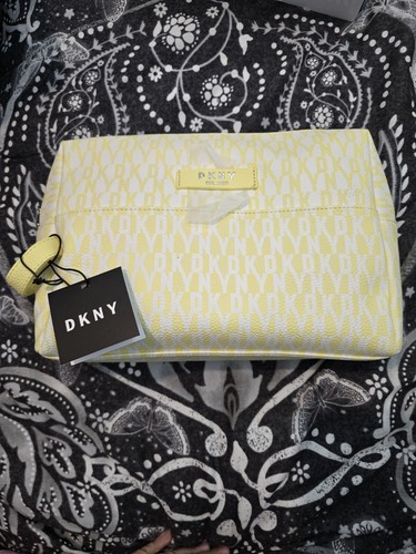Bnwt dkny large loaf makeup - bnwt,
