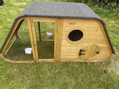 Large chicken coop - large,