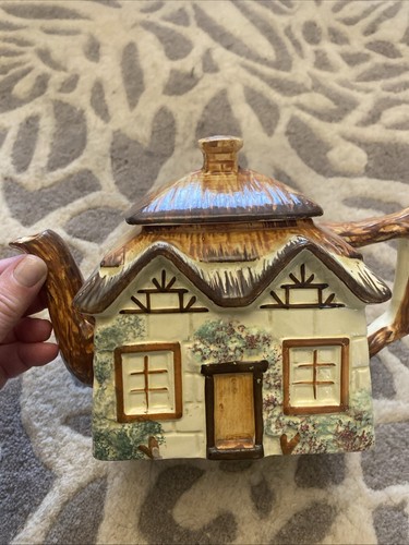 Vintage keele street pottery - keele,