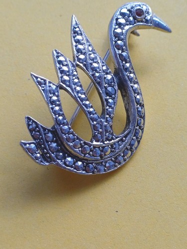 Small marcasite swan brooch - small,