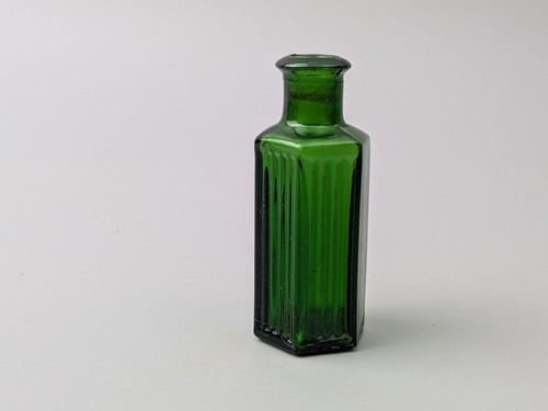 Antique victorian green glass - green,