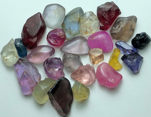 Natural sapphire rough ct - rough,