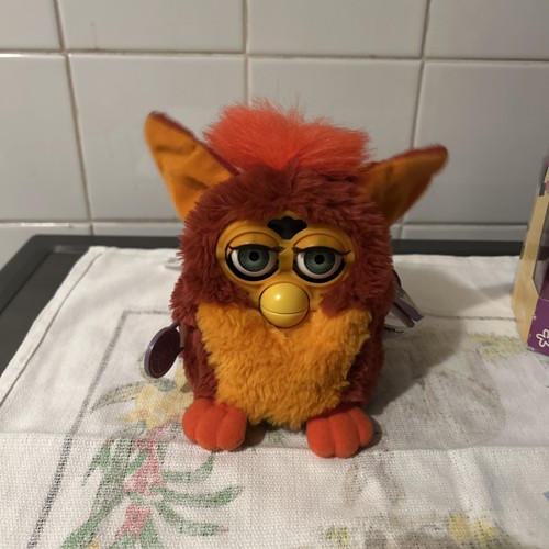 Furby 1999 red rooster - red,