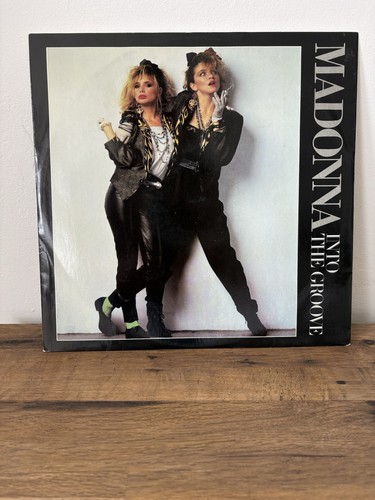 Madonna into the groove - into,