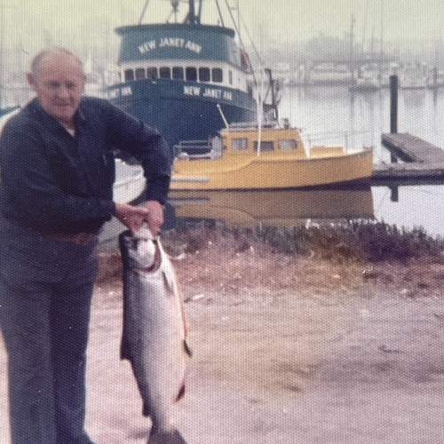 Photograph old man showing - photograph,