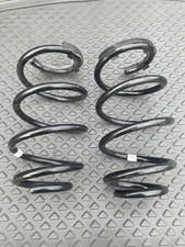 2x 7LA411105F Front Suspension