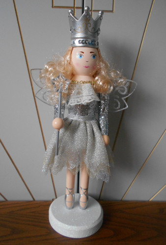 Silver fairy queen painted - silver,
