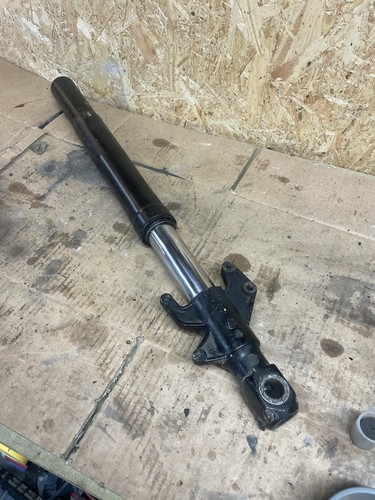 Aprilia 125 front right - front,