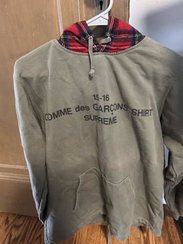 Supreme comme des garçons - supreme,
