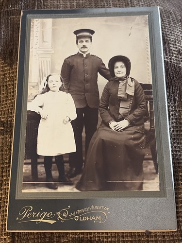 Victorian cabinet card - card, photo