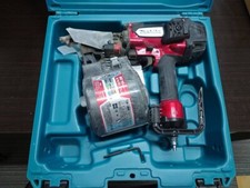 Makita 90mm high pressure air nailer AN935H Used Good w/Case