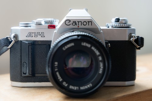 Canon 35mm film slr - av-1,