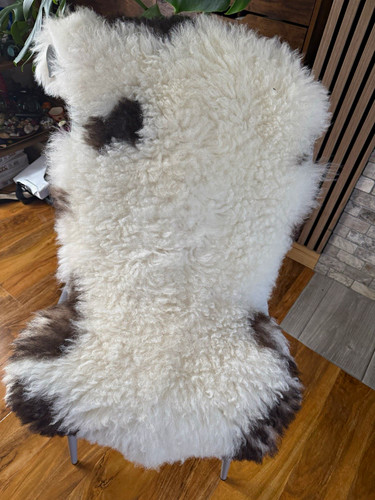 Real sheepskin rug - white, black