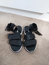 Bold Black cushioned soles