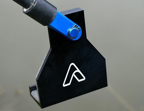 Bait boat lifting hook - lifting,