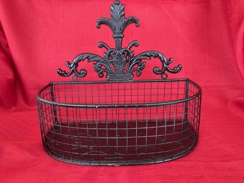 Black metal inch wall - 10.5,