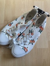 Ladies Plimsoll With Orange ? Details - New Size 5