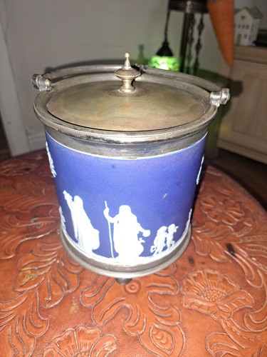 Wedgwood jasperware dark blue - jasperware,
