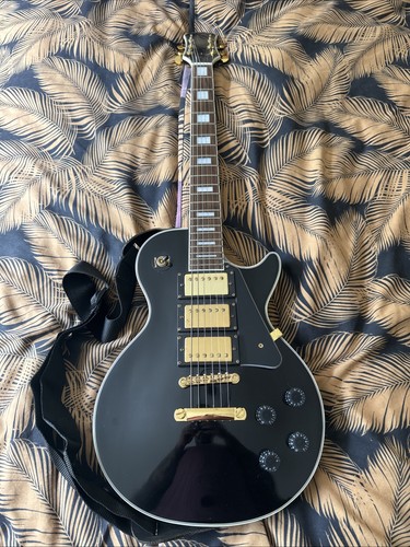 Les paul electric guitar - les,