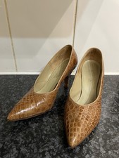 Gorgeous Vintage Louis Copé Kitten Heels, Size 4, Tanned Crocodile Leather.