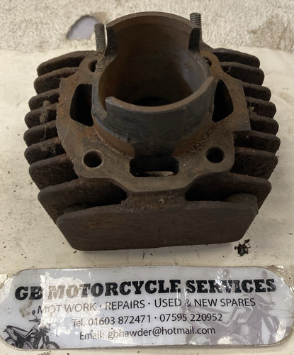 Suzuki cylinder head - suzuki,