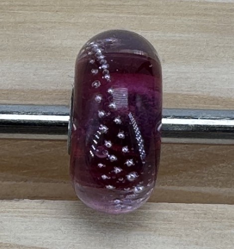 Trollbeads charm purple trace